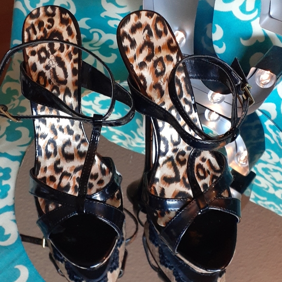 SHOE DAZZLE - BLACK with CORK & LACE HEEL - GORGEOUS SHOE - Picture 3 of 6